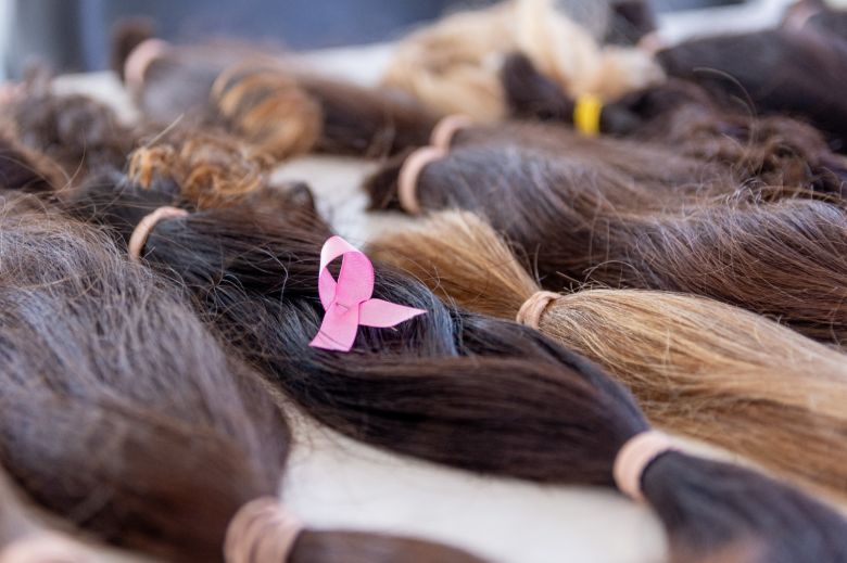 La FUC organizó una jornada de donación de cabello en la UNC para elaborar pelucas oncológicas