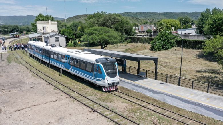 Después de 50 años, el Tren de las Sierras llega a La Cumbre