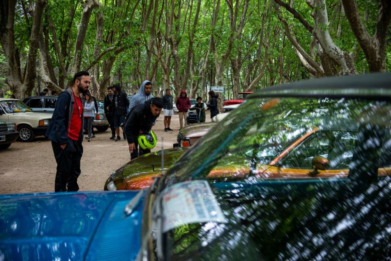 237 años de la Ciudad: Se realizó un encuentro benéfico de autos y motos en el Parque Sarmiento 