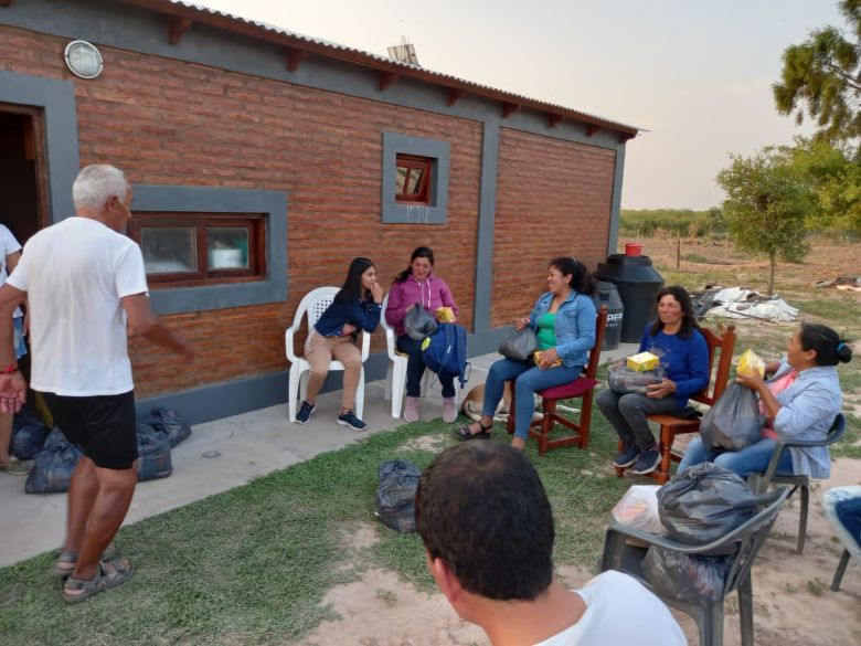 La ayuda de Cabrera Solidaria llegó al monte de Santiago del Estero