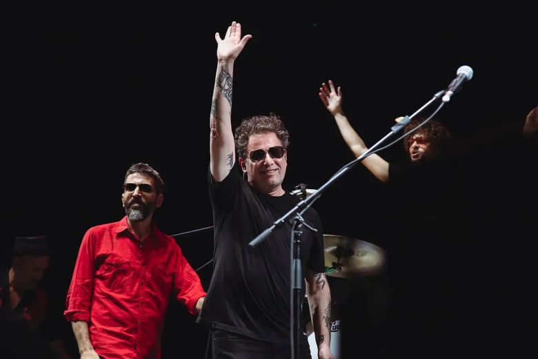 Andrés Calamaro brilló en Buenos Aires con Pablo Lescano de invitado y el recuerdo de Los Abuelos de la Nada 