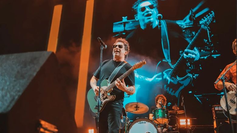 Andrés Calamaro brilló en Buenos Aires con Pablo Lescano de invitado y el recuerdo de Los Abuelos de la Nada 