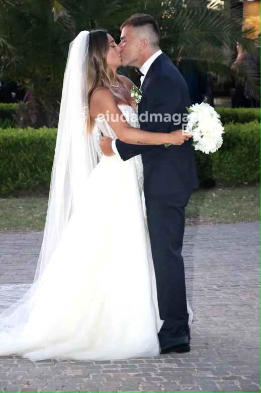 El beso de Sol Pérez y Guido Mazzoni tras casarse en una romántica ceremonia: “Nos lloramos todo”