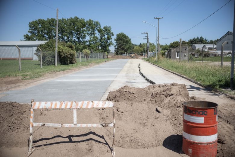 Articulación público-privado: avanzan las obras de pavimentación en el Parque Industrial