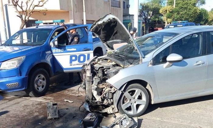 Córdoba: llevaba a su hija al colegio y fue chocado por un auto que huía de la policía