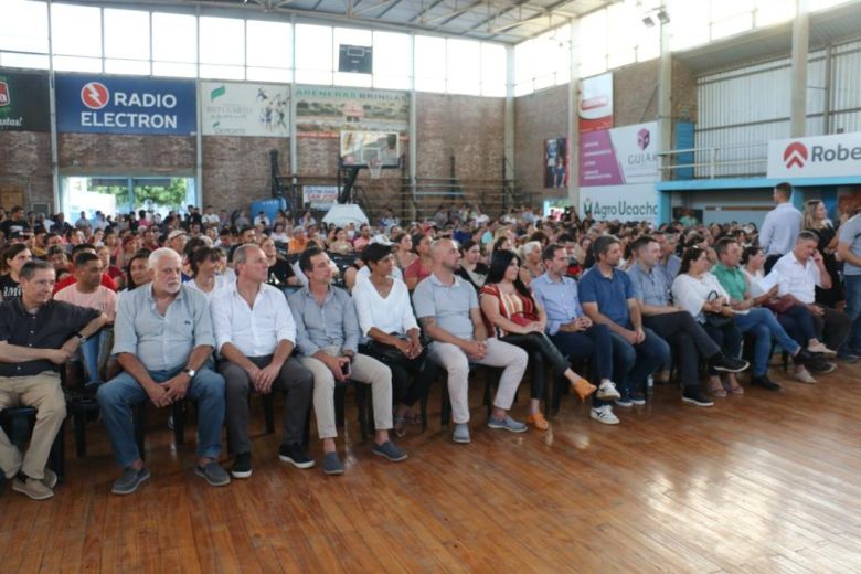 Río Cuarto: Schiaretti entregó créditos a emprendedores y familias