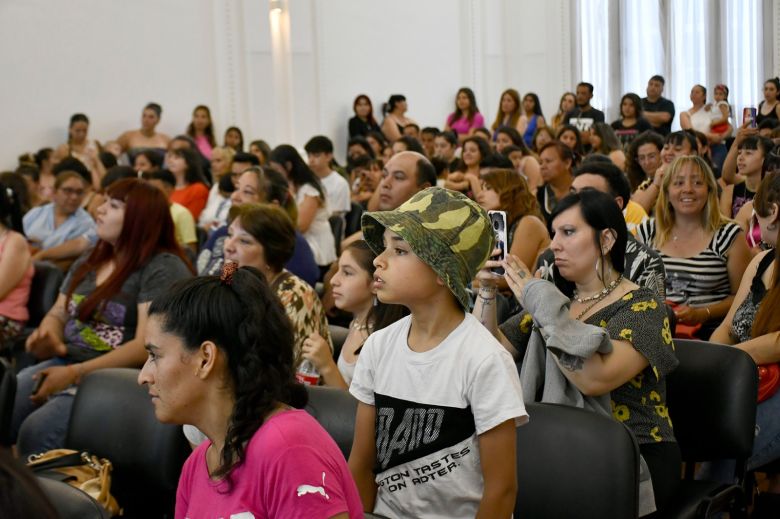 Presupuesto Participativo: más de 170 personas recibieron sus diplomas de la EMCO 