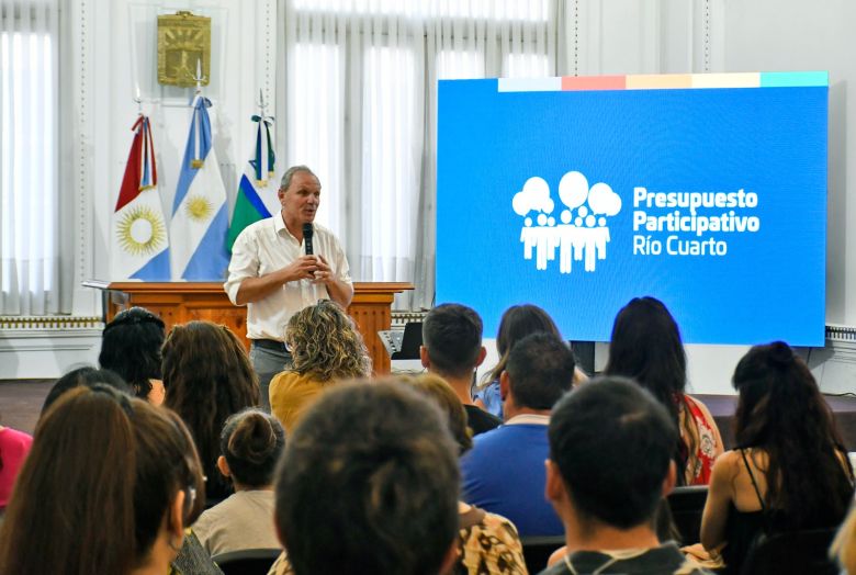 Presupuesto Participativo: más de 170 personas recibieron sus diplomas de la EMCO 