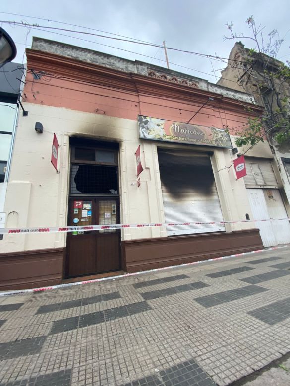 Se incendió una rotisería y el dueño fue hospitalizado 