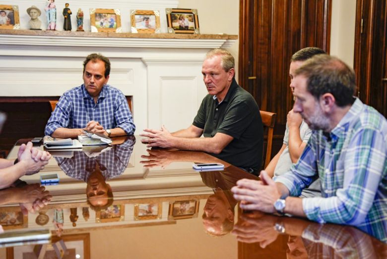 Llamosas encabezó la reunión del Comité de Emergencia y continúan las acciones en toda la ciudad