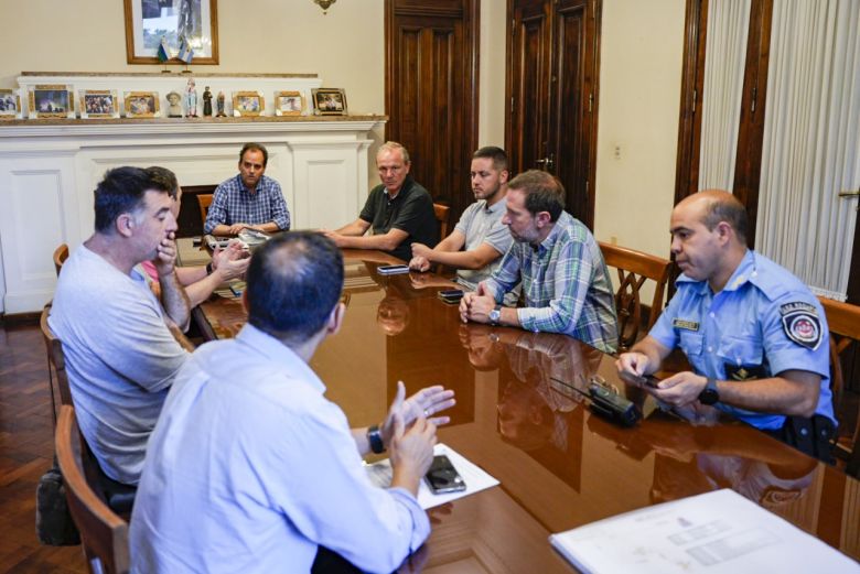 Llamosas encabezó la reunión del Comité de Emergencia y continúan las acciones en toda la ciudad