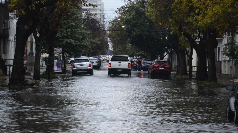 Alertas naranjas y amarillas por tormentas fuertes para diez provincias