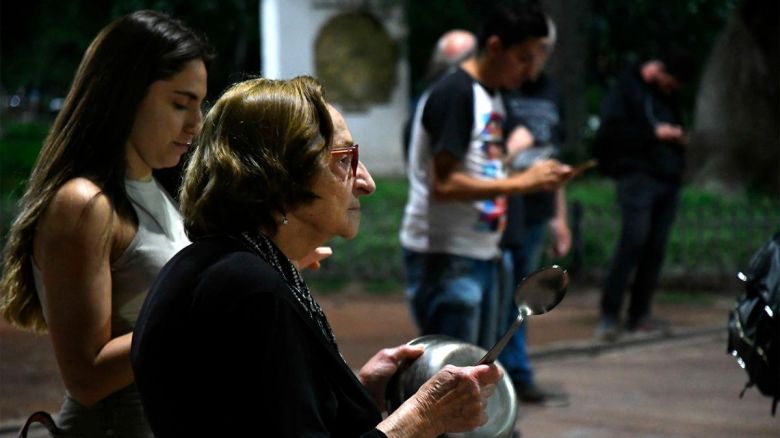 Masiva convocatoria en Plaza Congreso en rechazo al DNU del gobierno de Milei