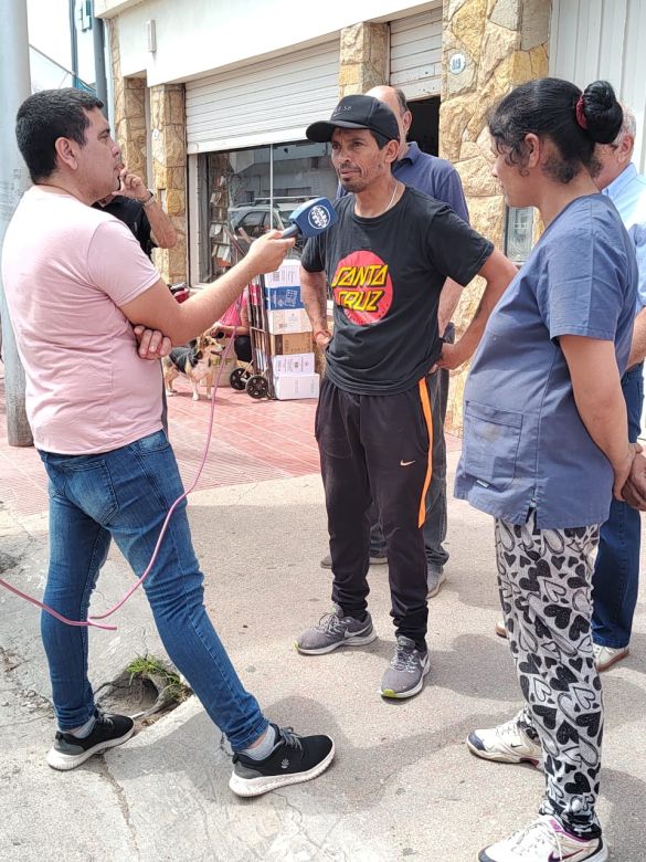 Autos Antiguos se suman con golosinas a la caravana de Papá Noel 