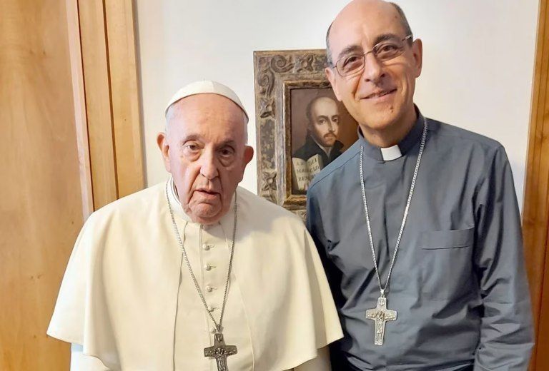 El cardenal Víctor “tucho” Fernández paso por Alcira Gigena y celebró la misa de nochebuena