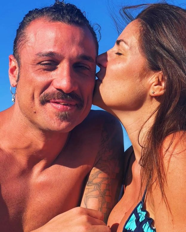 Daniel Osvaldo blanqueó su noviazgo con Daniela Ballester con fotos a puro mimo en las redes: “Vos y yo”