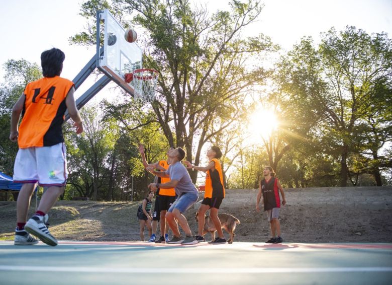 Verano 2024: comienzan actividades deportivas, turísticas y culturales en el río