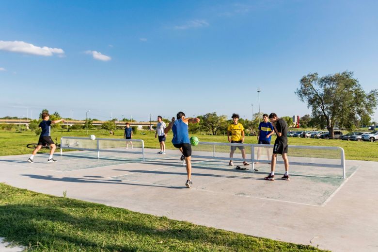 Cientos de familias ya disfrutaron de las actividades de verano en la Costanera 