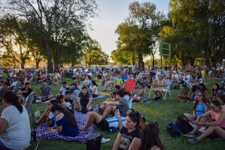 Cientos de familias ya disfrutaron de las actividades de verano en la Costanera 