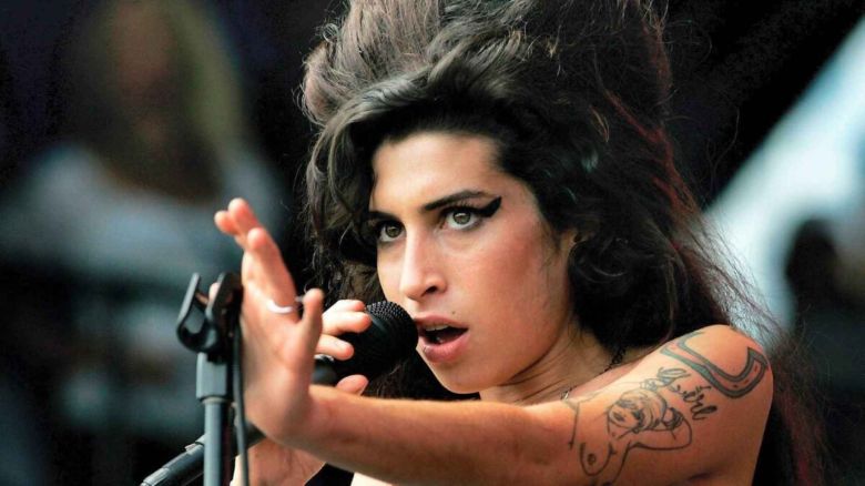 Lanzaron un nuevo videoclip de “In My Bed” con imágenes inéditas de Amy Winehouse 