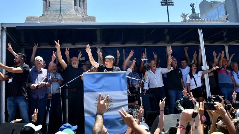 La CGT pidió a los legisladores que "miren al pueblo y no traicionen a los trabajadores"