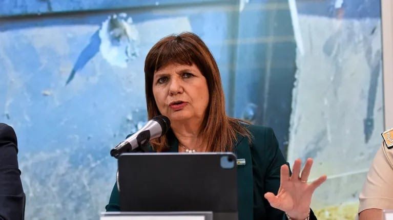 Bullrich anunció un nuevo protocolo de seguridad para que la Prefectura vuelva a usar armas de fuego