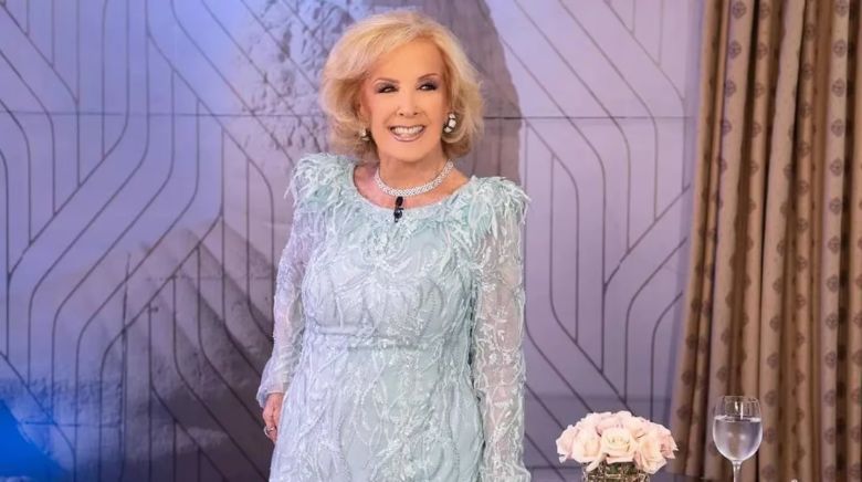 Mirtha Legrand explicó por qué tiene como tradición cambiar de vestido en plena fiesta de cumpleaños