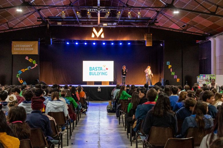 En el Día a de la Lucha contra el bullying realizan acciones de concientización en estudiantes