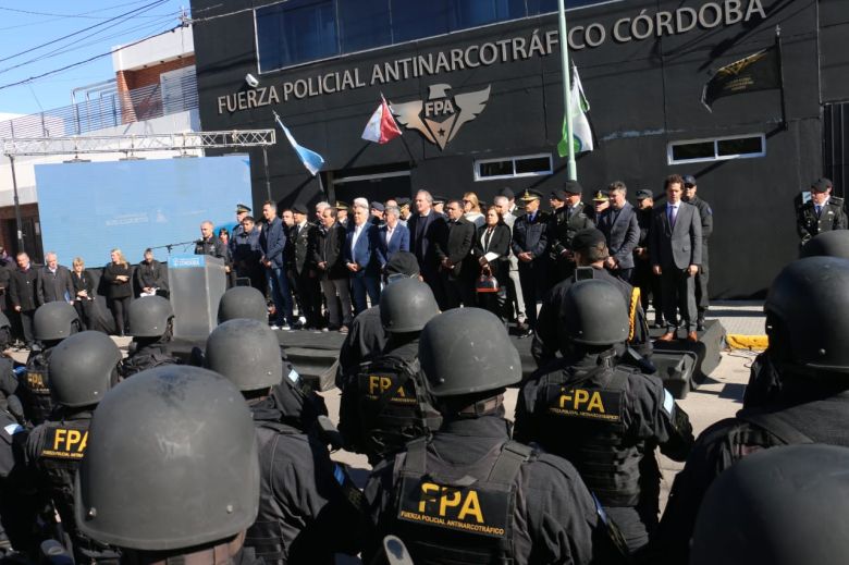 Llaryora inauguró la sede de la Fuerza Policial Antinarcotráfico 