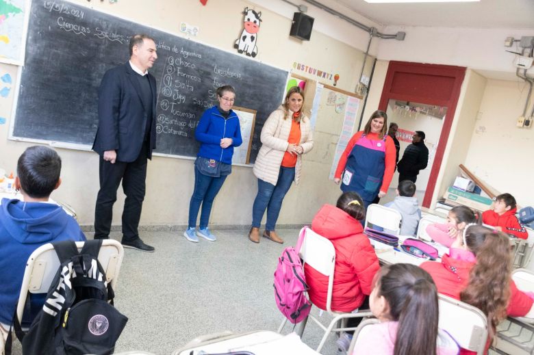 Se recorrieron las obras realizadas en los colegios del polo educativo de Alberdi