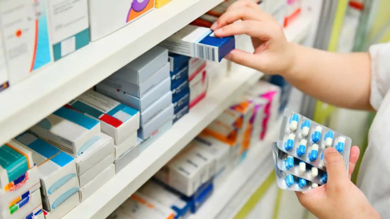 La caída de medicamentos de venta libre a nivel nacional no impacta en las farmacias locales