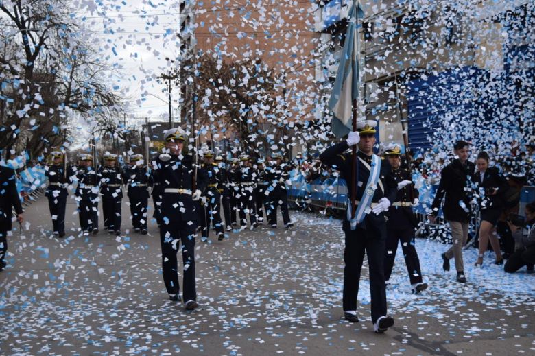25 de Mayo: más de 20 mil personas disfrutaron del desfile cívico-militar