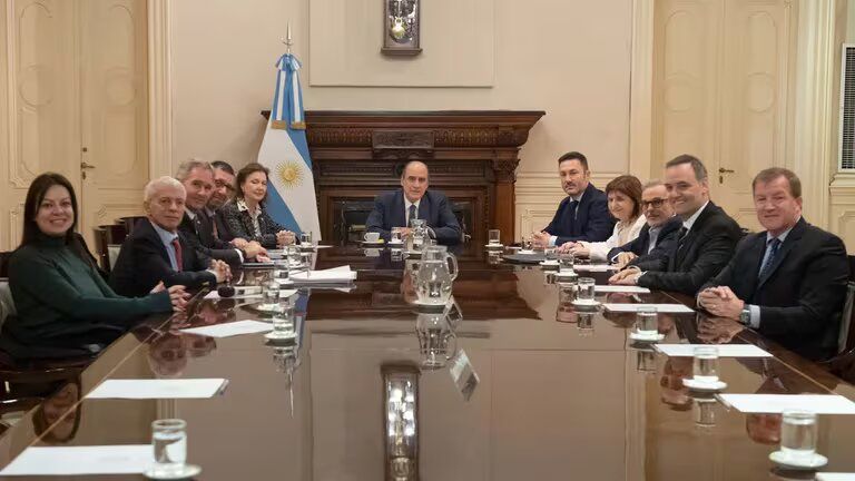Guillermo Francos encabezó la reunión de Gabinete en Casa Rosada y afirmó: “Tenemos que reorganizar la estructura del Gobierno”