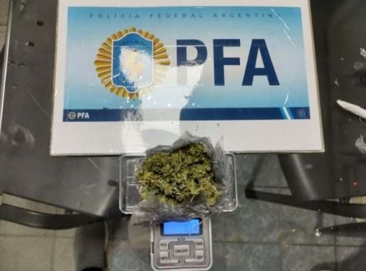 ”Pick-ups ilegales": en múltiples operativos en Córdoba y Buenos Aires, PFA desbarató puntos de venta de drogas