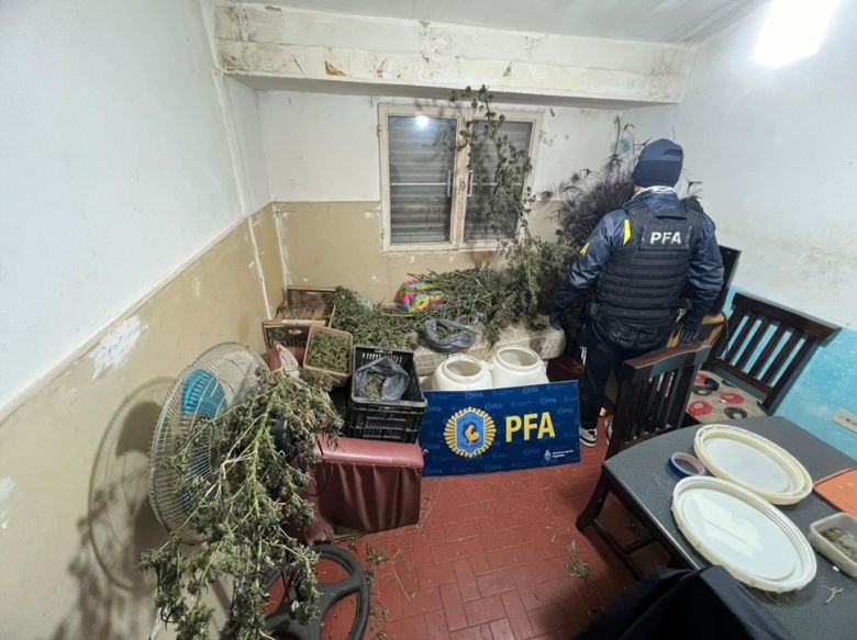 ”Pick-ups ilegales": en múltiples operativos en Córdoba y Buenos Aires, PFA desbarató puntos de venta de drogas