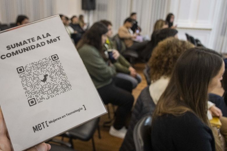 Se realizó ReinventarTEC, para orientar a mujeres en su ingreso a las TICs