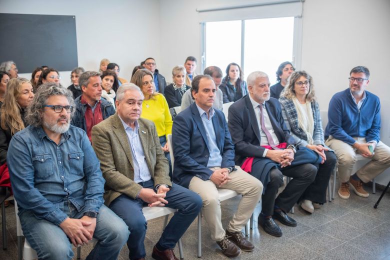 Transformación del Centro de Salud: Llamosas presentó la última etapa de una obra histórica 