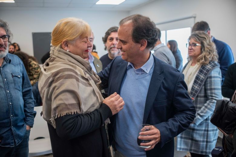 Transformación del Centro de Salud: Llamosas presentó la última etapa de una obra histórica 