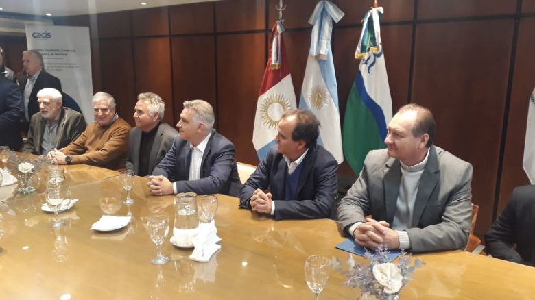 Llaryora entregó un aporte de 10 millones al Centro Innovación Productiva del Parque Industrial del CECIS