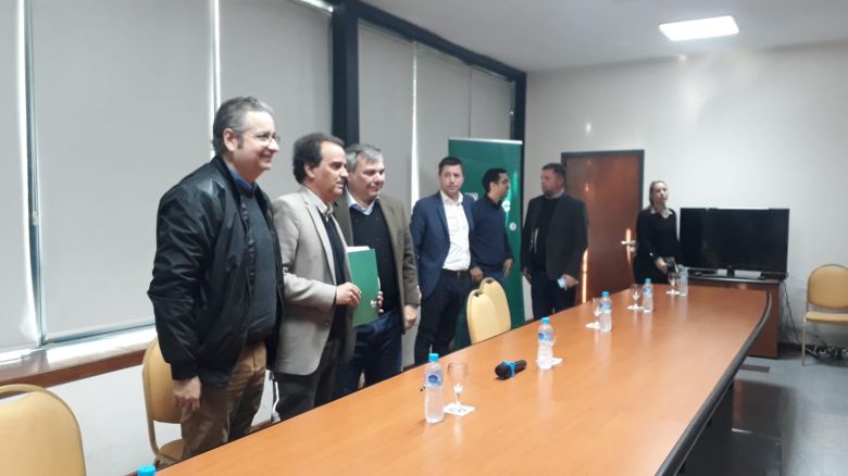La Municipalidad y EPEC firmaron un convenio para la renovación de la iluminación del parque De la Sota