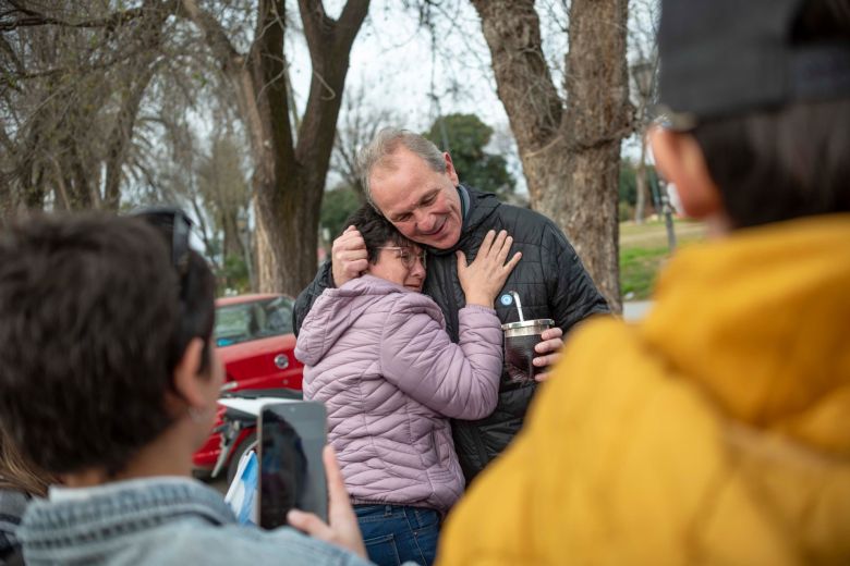 De Rivas cerró su campaña con una bicicleteada por las calles de la ciudad