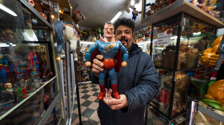 De Hijitus a Superman: tiene más de 5000 juguetes en un museo y revela por cuánto dinero vendería su colección
