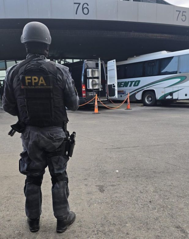 Controles antinarcóticos: FPA incautó estupefacientes en la terminal de Villa Carlos Paz y Córdoba 