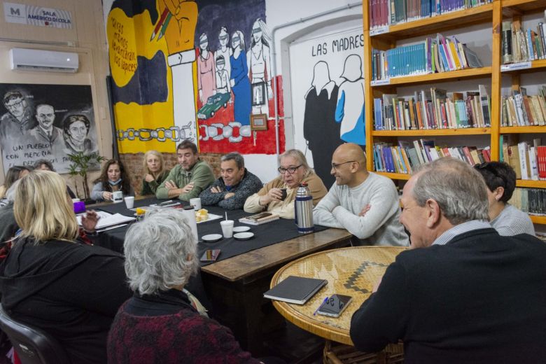 El Intendente y el Subsecretario de Educación y Derechos Humanos se reunieron con la Comisión Municipal de la Memoria 