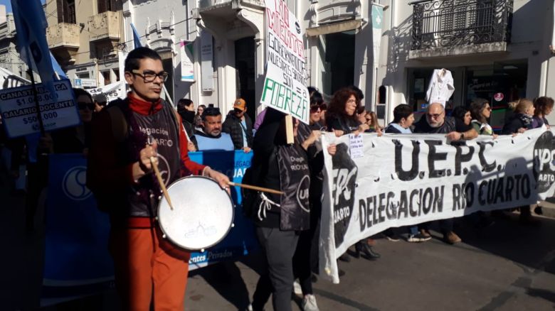 Paro docente: Según la provincia el acatamiento fue del 54,9% 