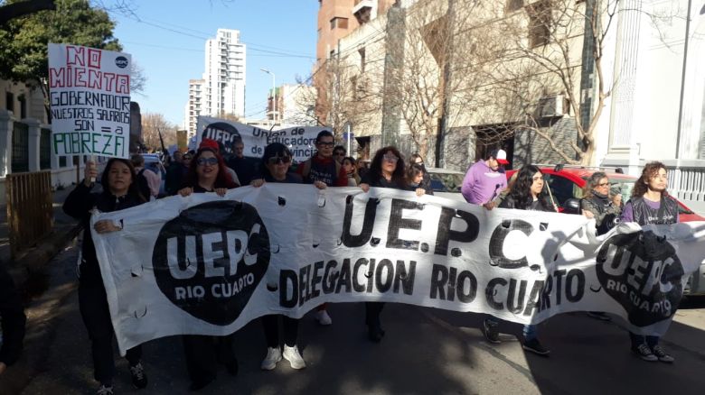 Paro docente: Según la provincia el acatamiento fue del 54,9% 