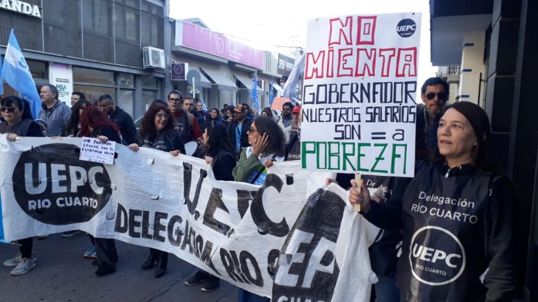 Paro docente: Según la provincia el acatamiento fue del 54,9% 