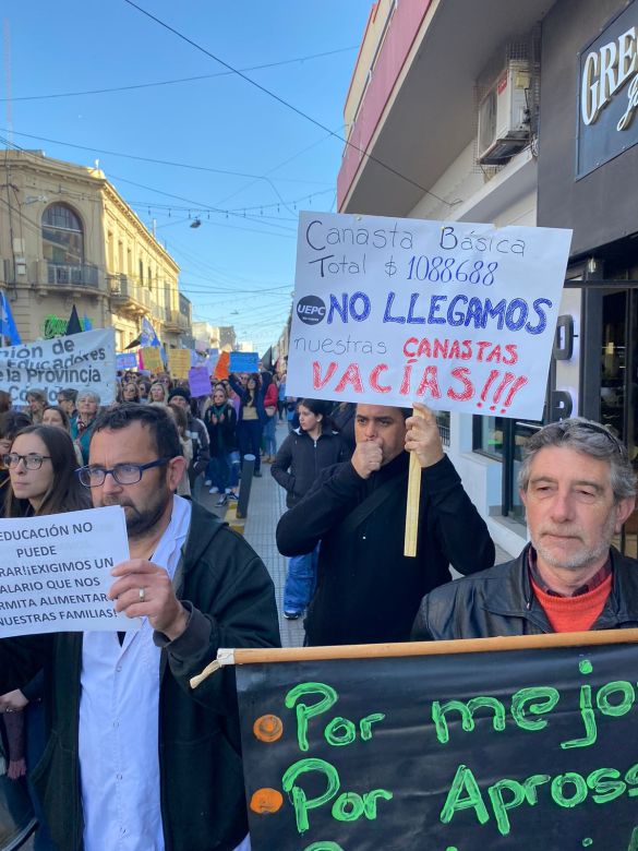 Paro docente: Según la provincia el acatamiento fue del 54,9% 