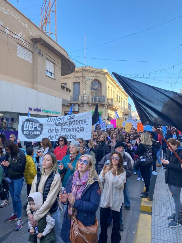 Paro docente: Según la provincia el acatamiento fue del 54,9% 