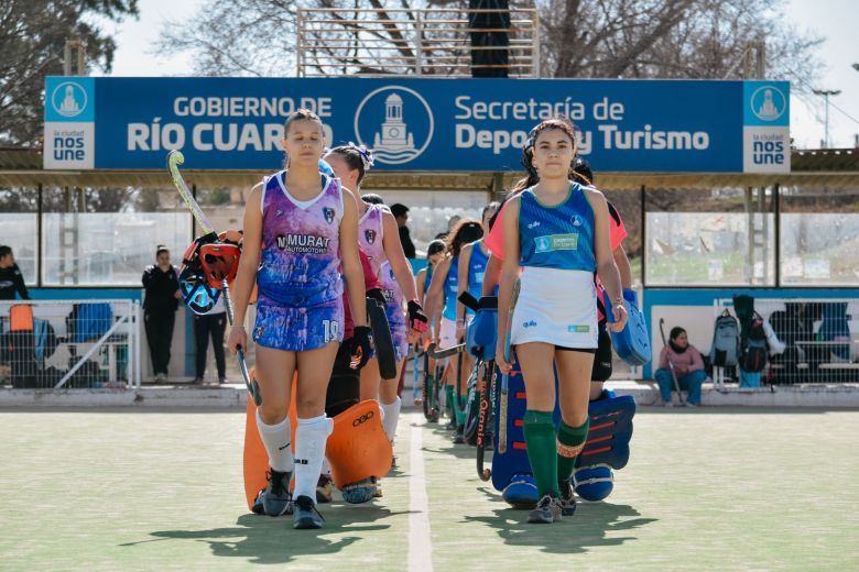 Entrega de equipamiento a Deportes Rio Cuarto